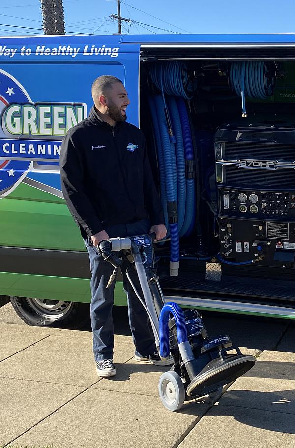 A Carpet Cleaning Pro from Forward Green Carpet & Tile Cleaning